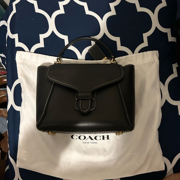 Coach Courier Carryall Glovetanned Leather Top Handle Bag
See pics! Beauty - Picture 2 of 14